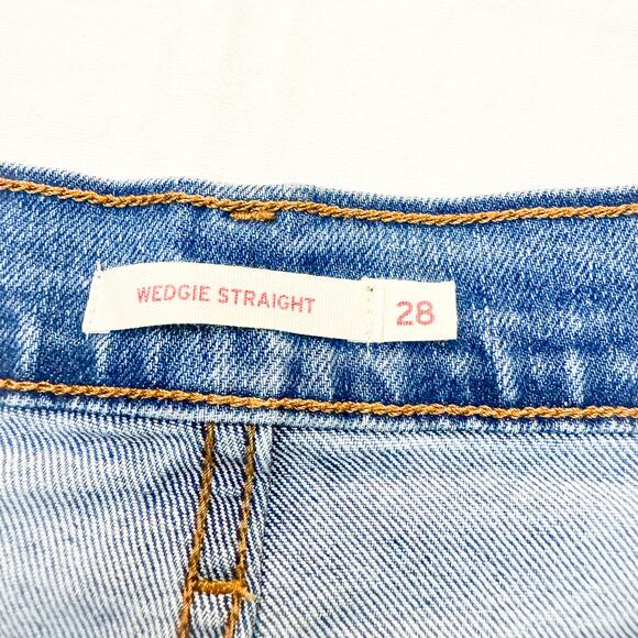 Levi's Wedgie Straight Button Fly Denim Jeans Medium Wash SIze 28 - Picture 6 of 9
